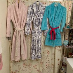 BATH ROBES. - Look at All Photos.   Kids & Adults.     Chino, Ca