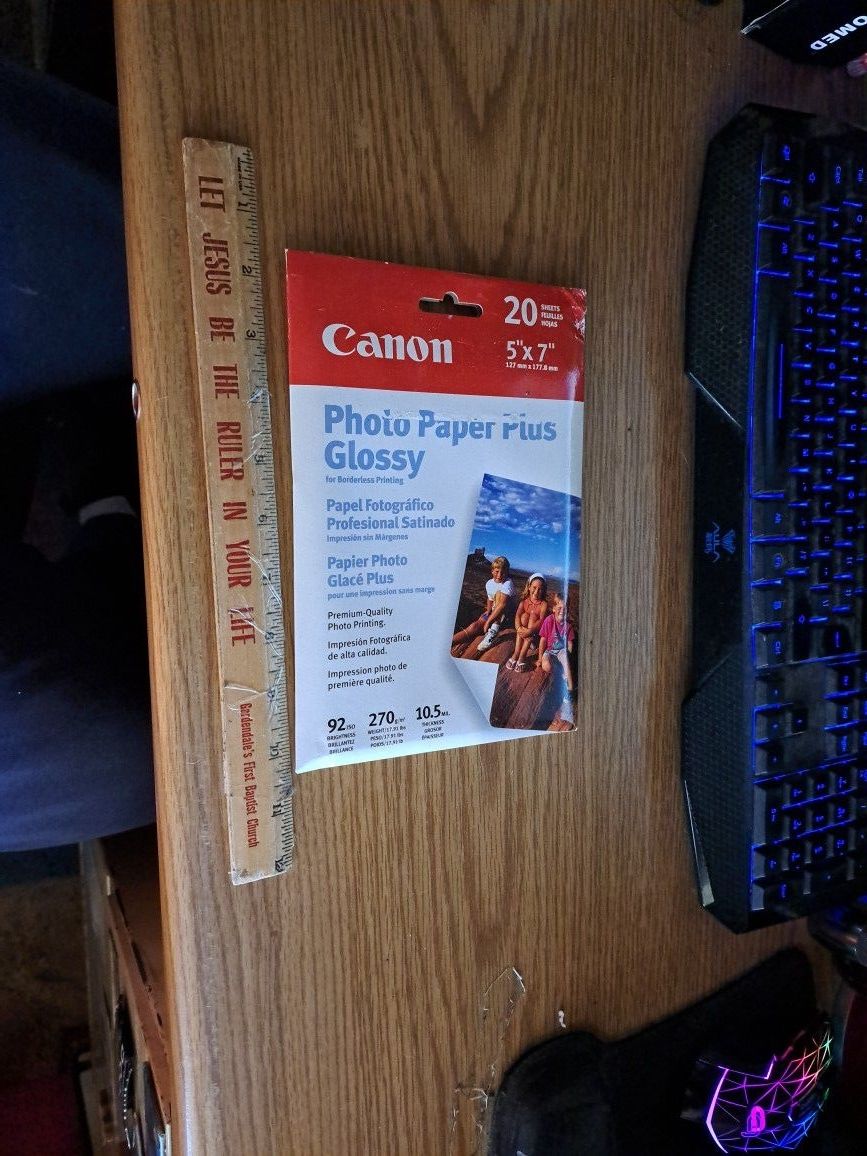 NEW- Canon 20  5x7"  Photo Paper Plus  Glossy 