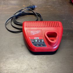 Milwaukee M12 Charger