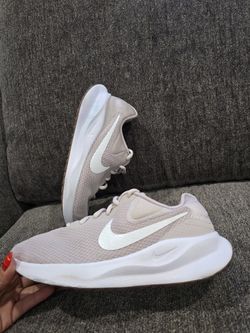 Nike Shoes 7.5 W 