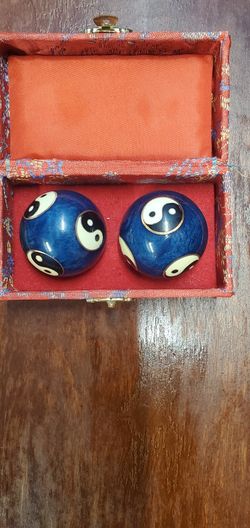 Hand Exercise Harmonic Balls Ying Yang Toy