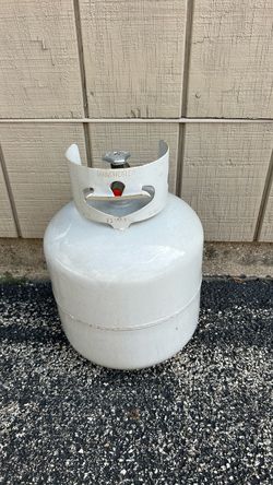 Nice propane tank (empty)