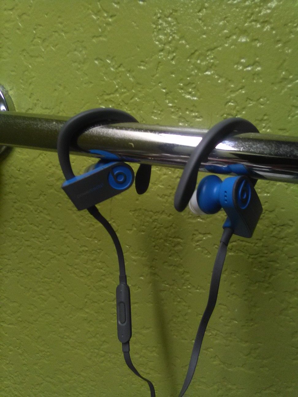 Powerbeats 3 Bluetooth Earbuds