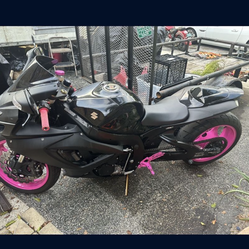 2006 GSXR 600 only 13,000 miles. Bike is beautiful slight stretch.