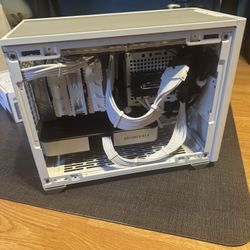 White Mini-itx Computer