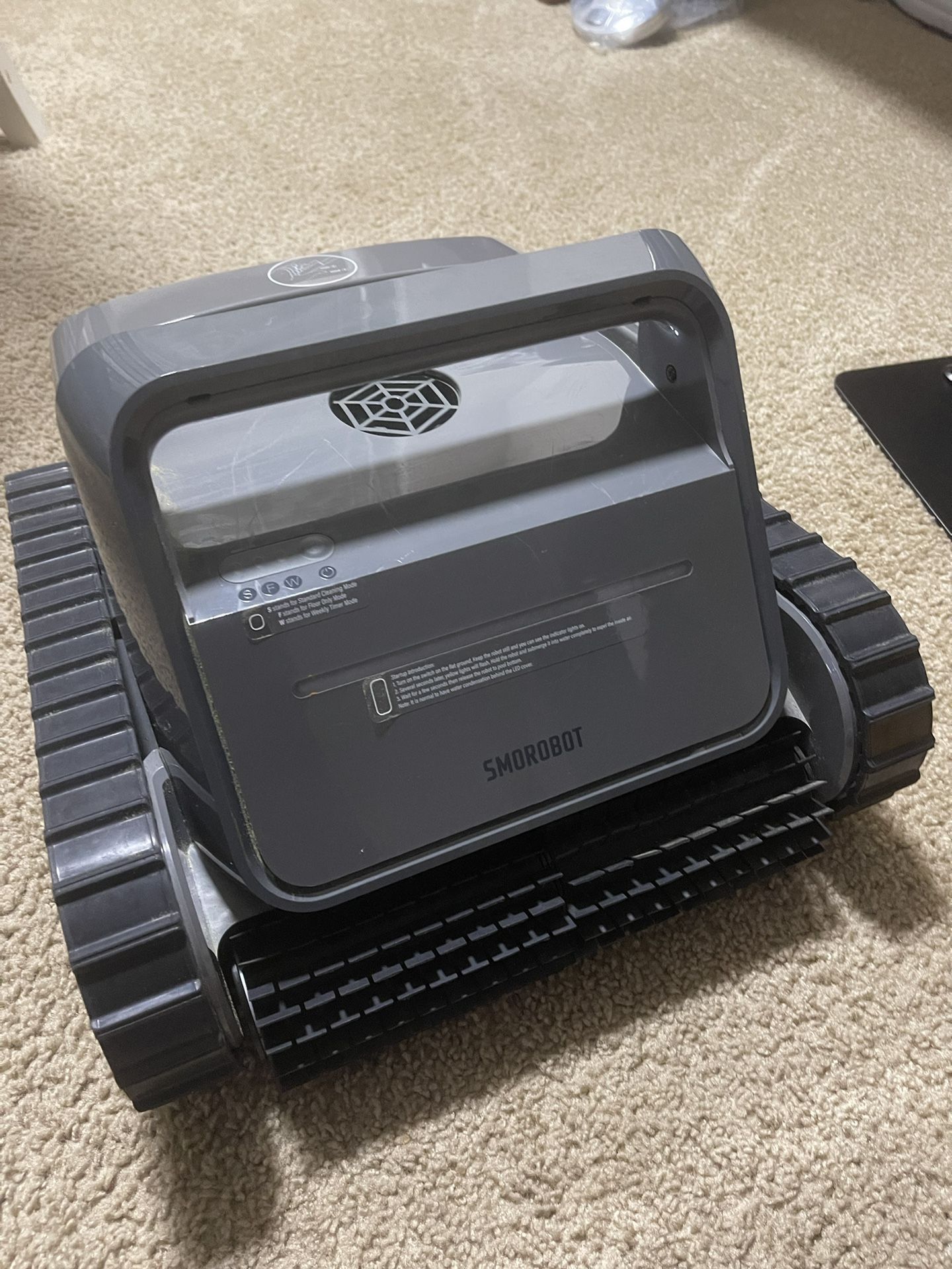 Selling a robot vacuum cleaner for the pool
