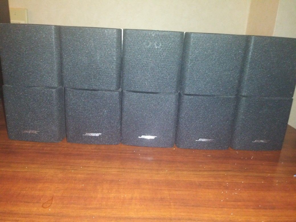 5 Bose Acoustimass 10 III speakers