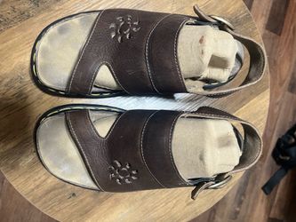Vintage Dr. Martens Mie Sun cut out sandals