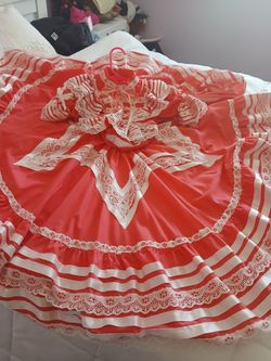 Hermoso Vestido mexicano artesanal folklórico  para  Escaramuza