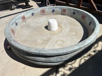 Fountain base or planter