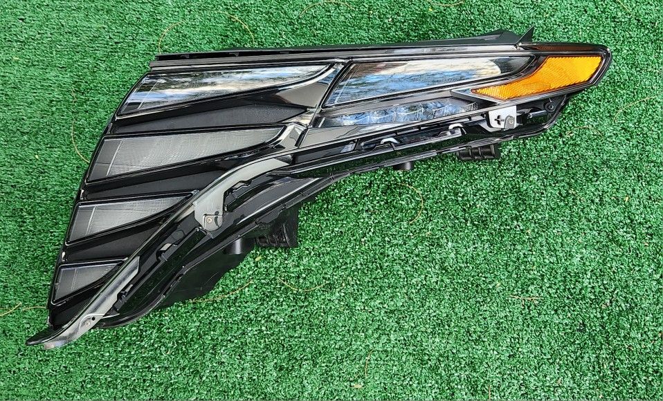 Hyundai Tucson Headlamp 2022-2024 Left Side OEM LED 