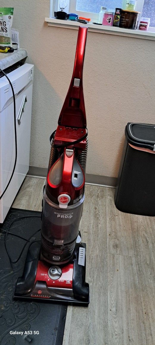 Hoover UH70930 Upright Vacuum