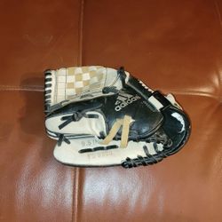 Adidas Baseball Glove TS9500 9.5” Youth LHT Left  Hand Throw "Easy Close" Real Leather Baseball Glove Mitt Price Is Firm Cash Only 