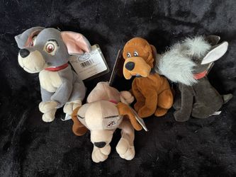 Disneys Lady And The Tramp Beanie Set