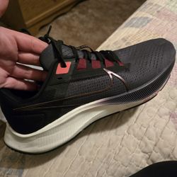 MENS NIKE AIR ZOOM PEGASUS WORN ONCE LIKE NEW NO FLAWS SIZE 10.5