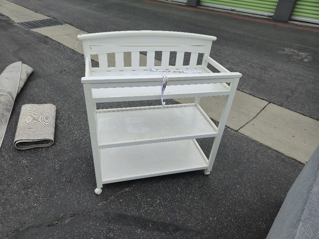 Delta Changing Table
