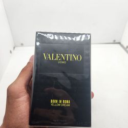 Valentino 
Uomo Born in Roma Yellow Dream Eau de Toilette For men