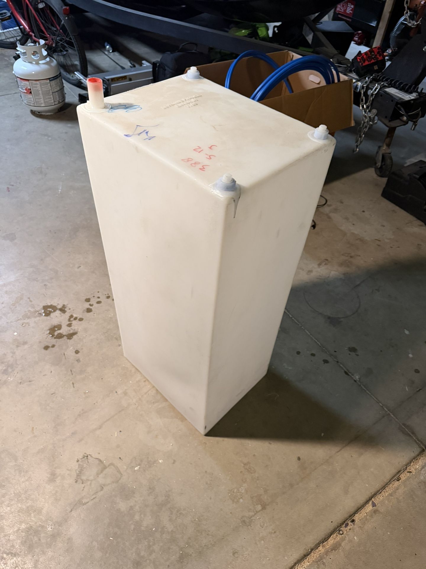 Water Tank 42 Gallon 