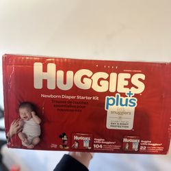 Huggies Newborn Starter Kit 126 Diapers 