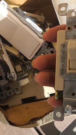 Single Pole Toggle Switch