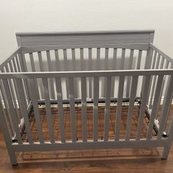 Crib Grey