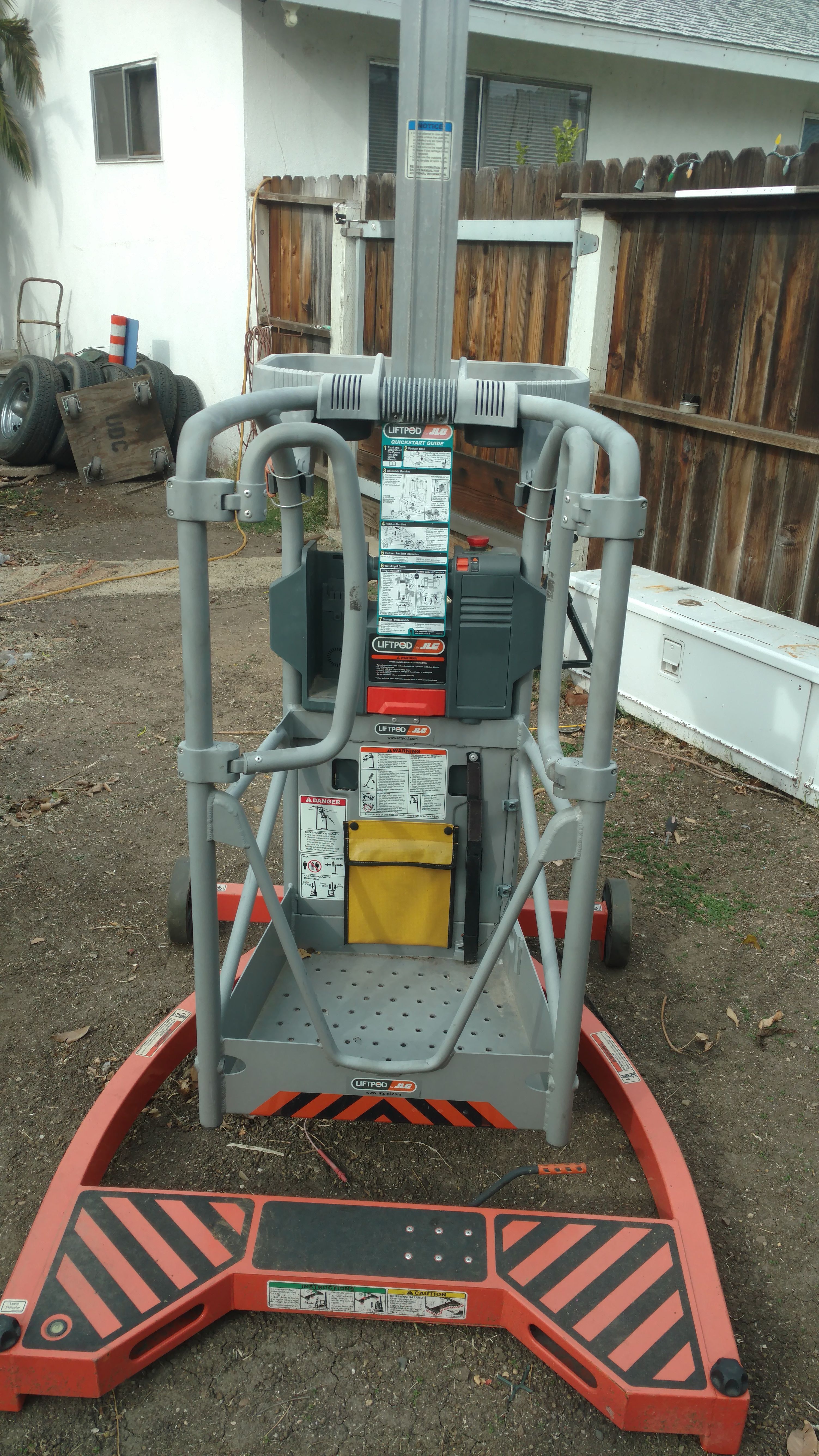 JLG. Liftpod FS80