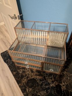 Jewelry box