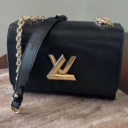 BLACK BAG TWISTED MM with golden strap