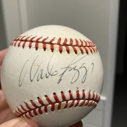 Wade Boggs signed World Series ball