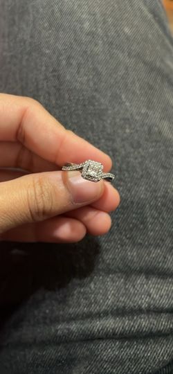 14k white gold engagement ring good condition