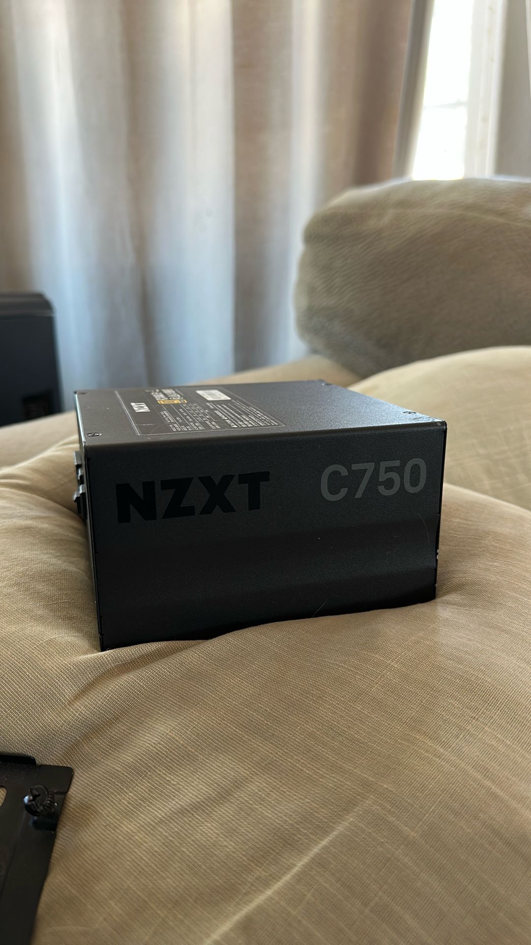NZXT C750 80 Plus Gold Power Supply