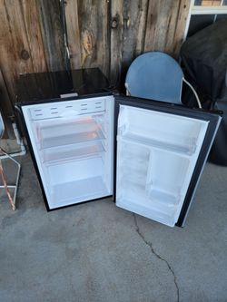 Magic Chef Mini Fridge
