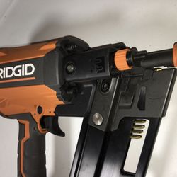Ridgid R350RHF Pneumatic 21-Deg. 3-1/2” round head framing nailer