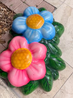 Giant Colorful Flower Sculpture – Kids Playroom Decor