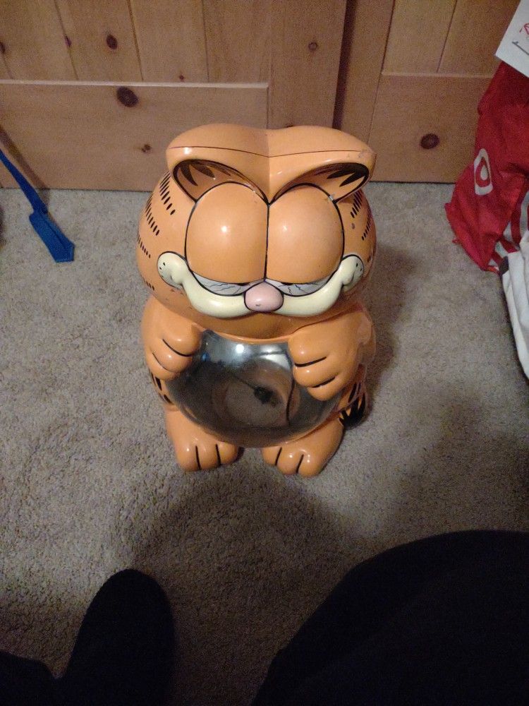 Garfield Fish Tank