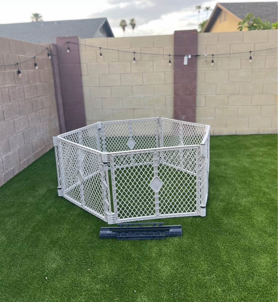Long Pet Fence / Play Yard