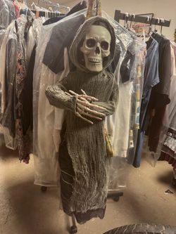 Halloween grim reaper talks . Last one that talks sold all others updated pics as of 10/23/26 See video