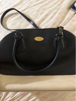 Coach purse (MAKE GOOD OFFERS)