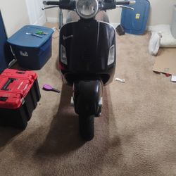Vespa.Gran https://offerup.com/redirect/?o=VHVyaXNtby5CbGFjay5hZHVsdA==