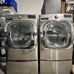 LG 5.2 qf Smart Front load Washer and Dryer W/ Stand