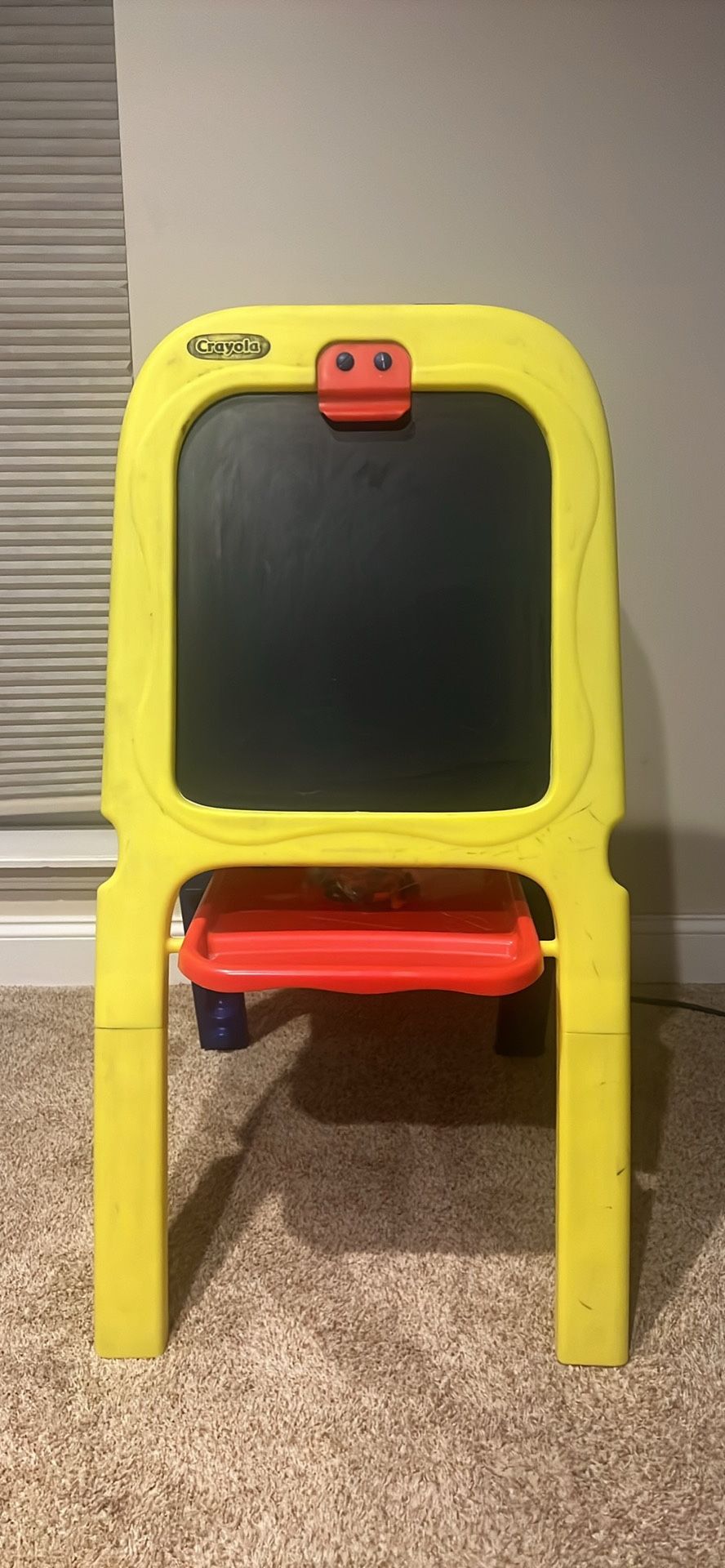 Crayola 3 In 1 Magnetic Double Easel. White board & chalk board have marks that won’t come off. See pics. There is marker on plastic too. Have extra l