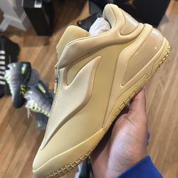 Shai 001 Converse Butter