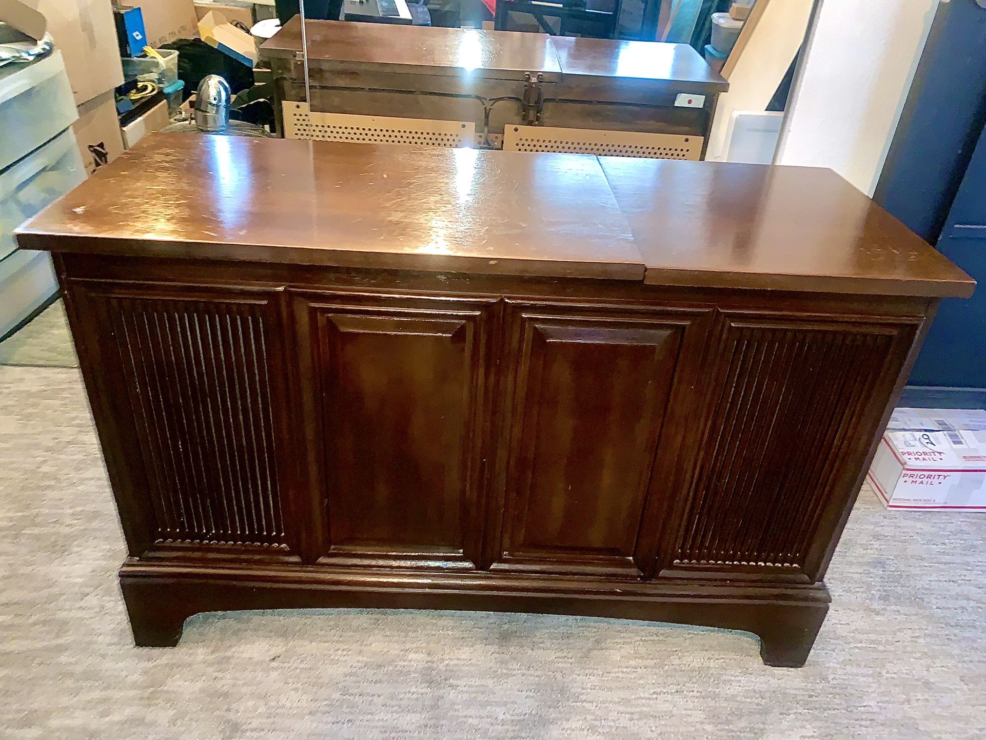 Vintage General Electric stereo/record player console
