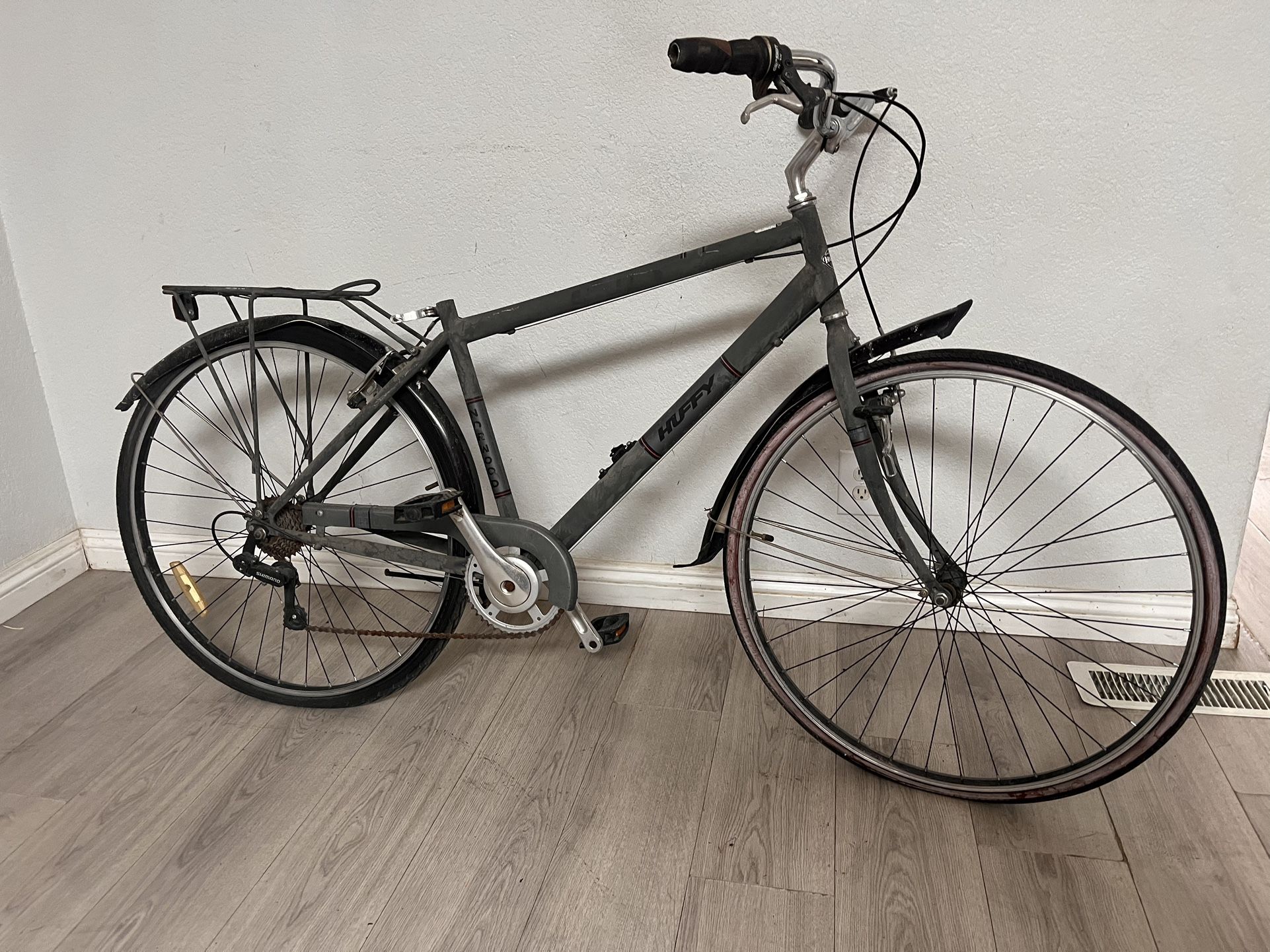 700c Gray Huffy Norwood Cruiser Bike with rack FIXER UPPER 7 speed
