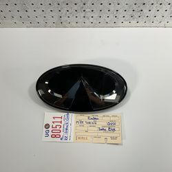 2019 2022 INFINITI QX50 FRONT GRILLE EMBLEM OEM 