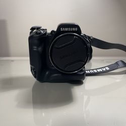 Samsung WB2200F Camera: Black