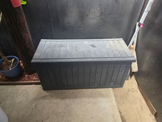 Storage box