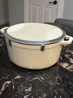 New Martha Stewart Dutch oven Sz 7 qt