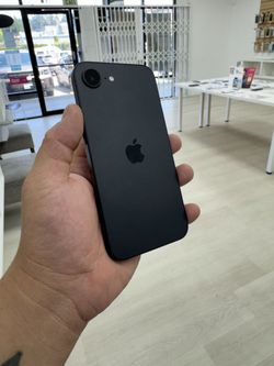 iPhone 16e 6.1" (Unlocked) 128GB Black Premium Pre-owned