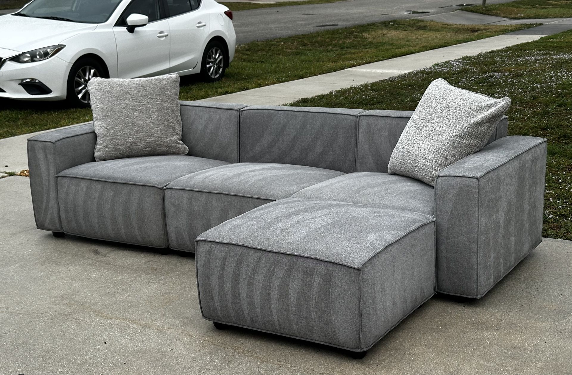 Modern Modular Sofa Couch - Delivery Included🛻